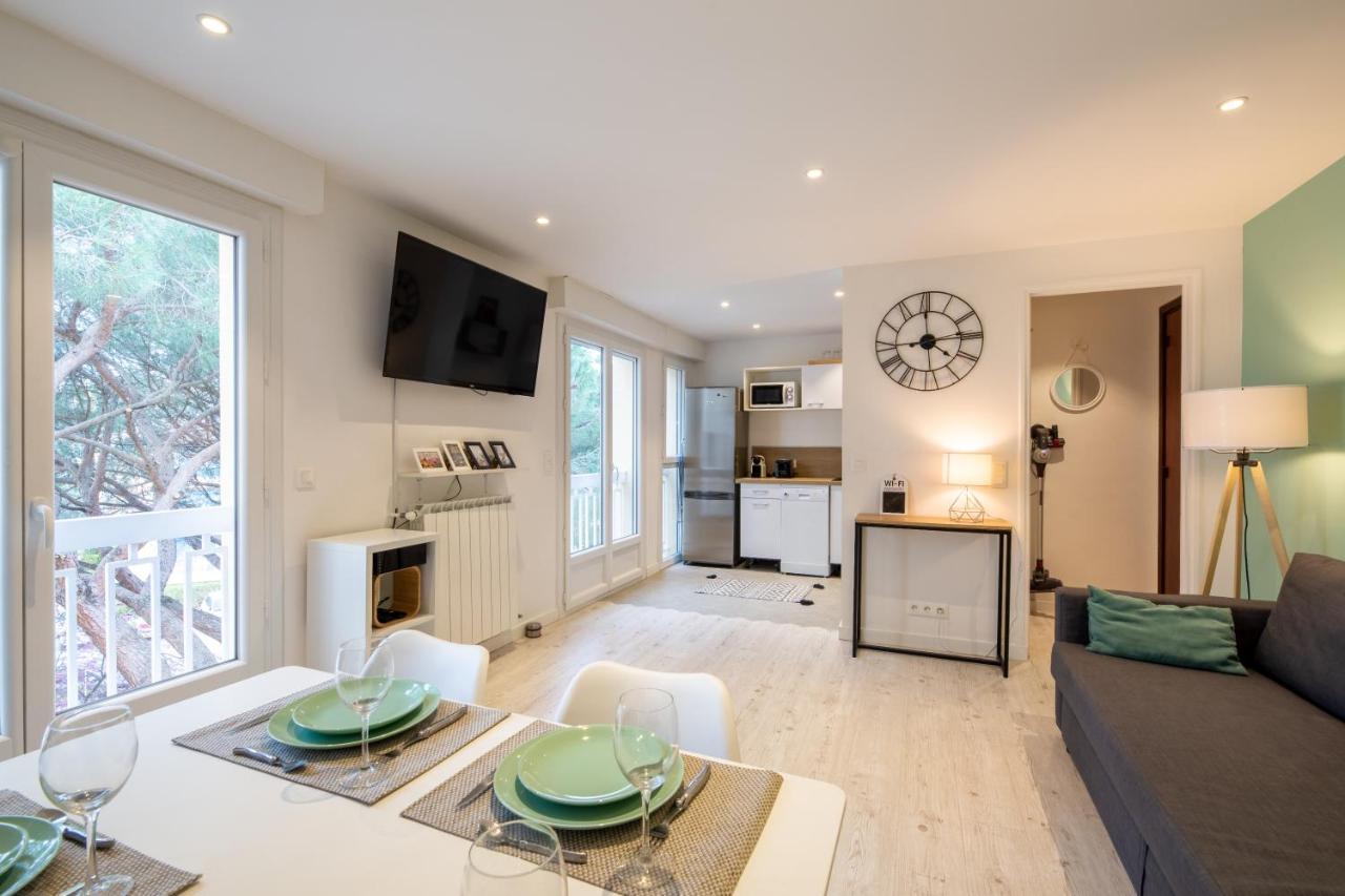 Meuble 2 Etoiles, Wifi, A 2 Pas Des Plages Frejus